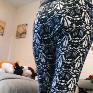 Leggings ~ black & white ~ like new